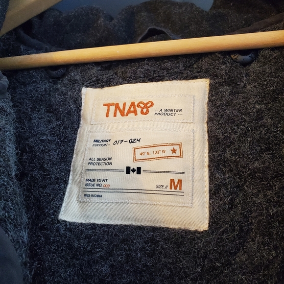 Aritzia TNA Britannia Parka Size Medium - Picture 4 of 6
